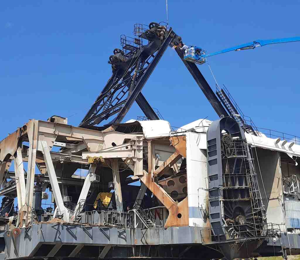 challenges of dragline demolition